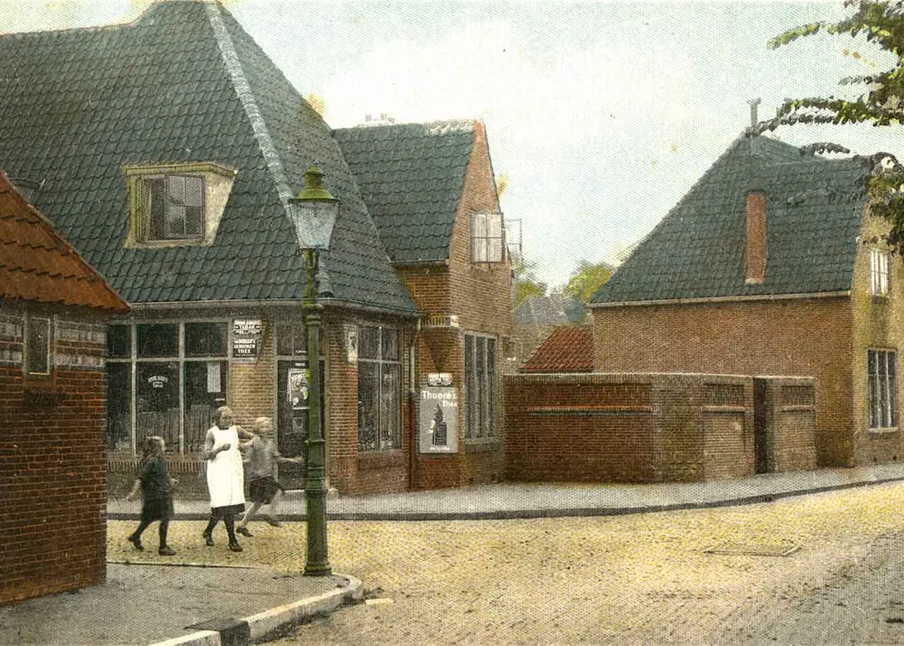 Zijde B voor de kaart van W.A. Bakestraat Emmakade ca 1925
