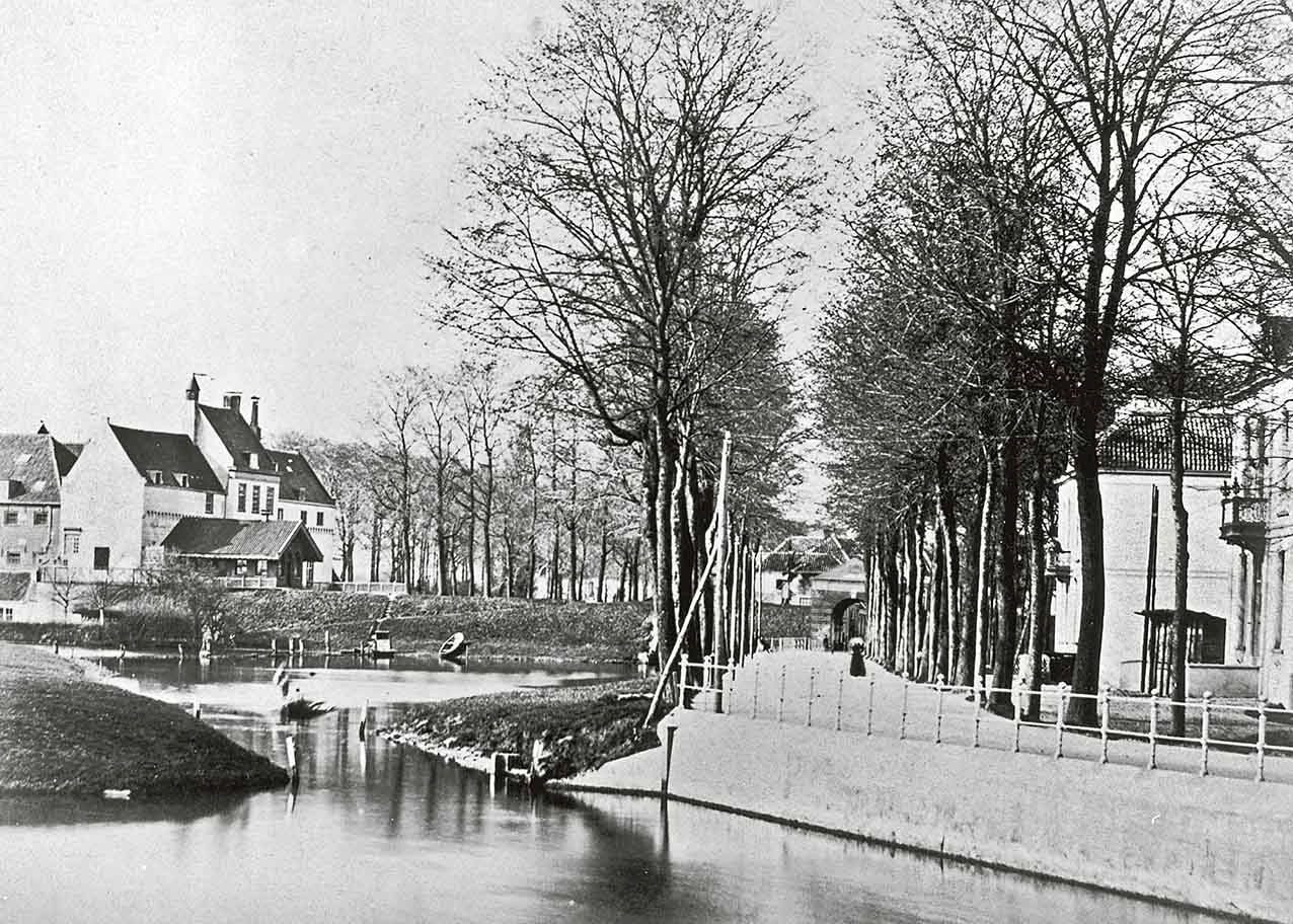 Zijde B voor de kaart van Oostdam, Utrechtse poort en het kasteel
