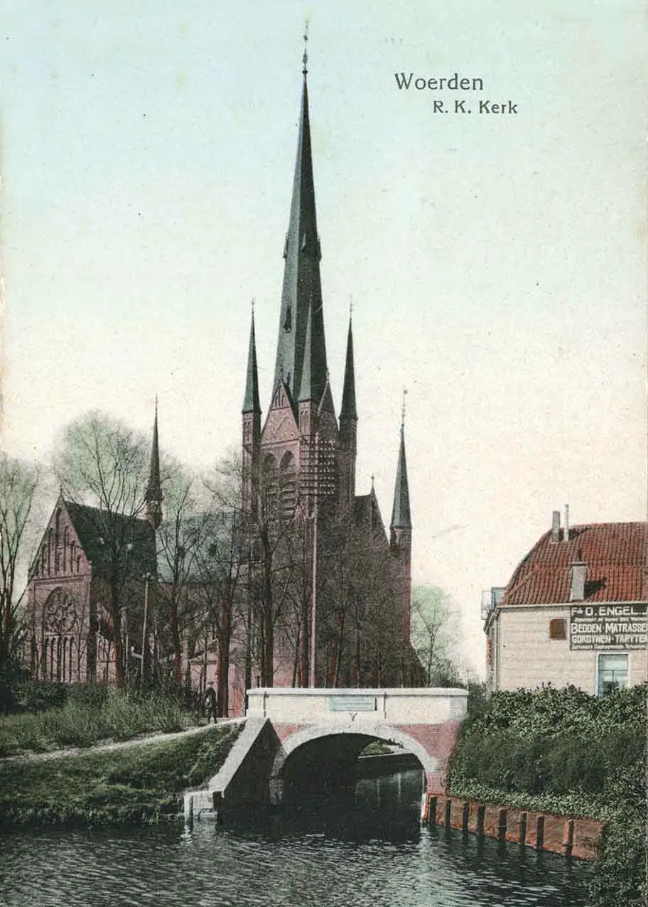 Zijde B voor de kaart van Bonaventurakerk magazijnbrug ca 1920